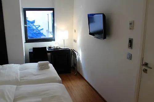 Hotel Aqua By Happyculture Saint-Gilles